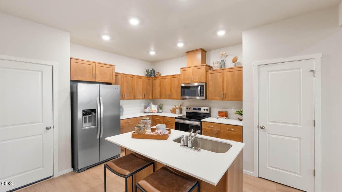 Photo of 62617 NE Lawler Place 7 of 28