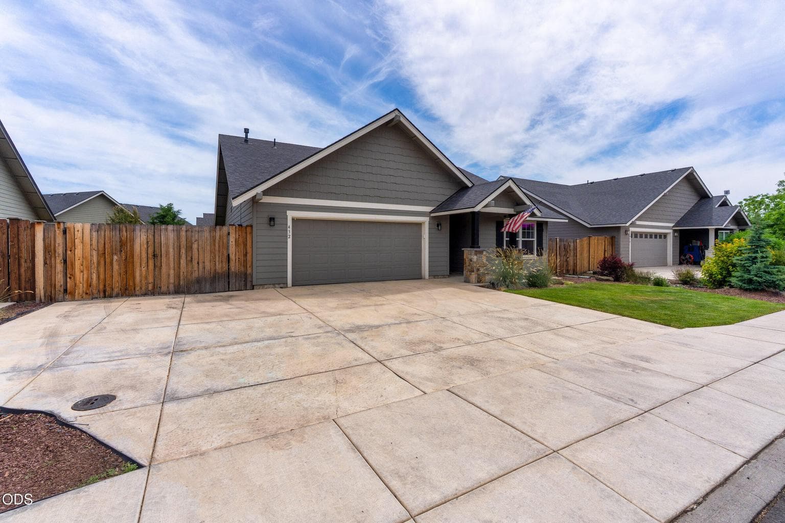 Photo of 432 Oak Avenue 2 of 34