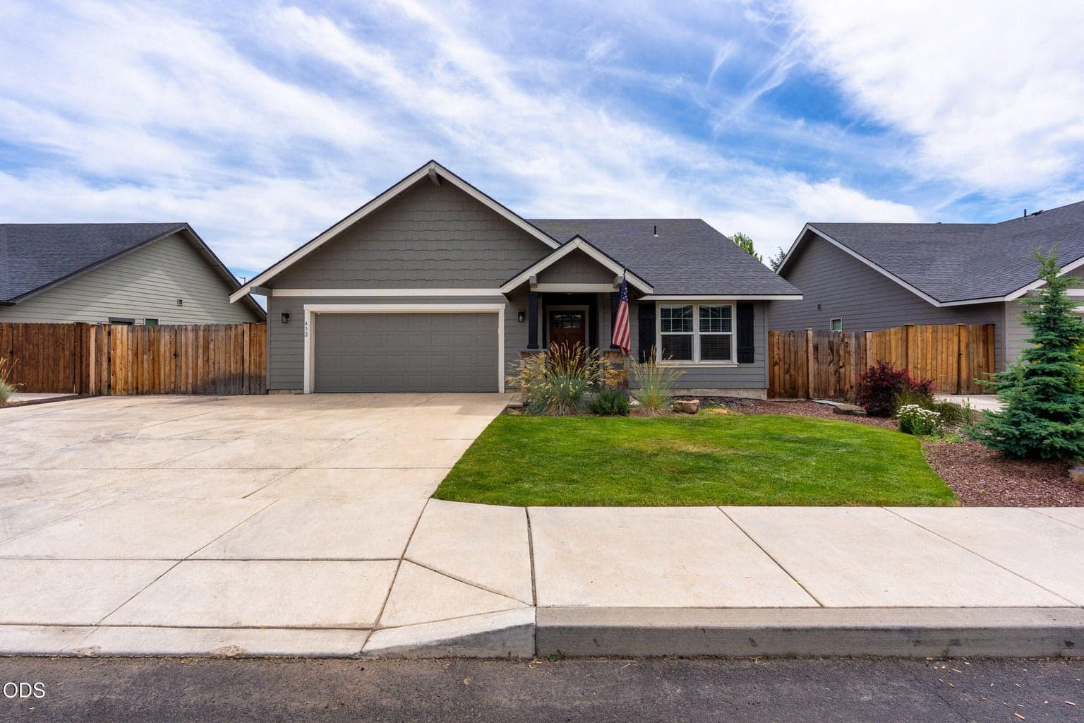 Photo of 432 Oak Avenue 1 of 34