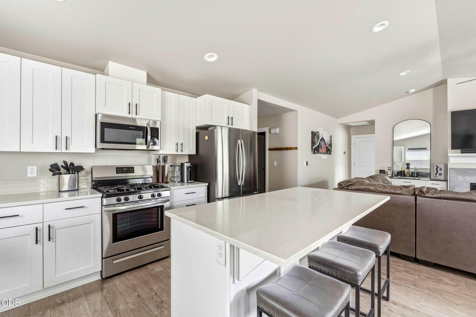Photo of 432 NE Oak Avenue 13 of 34