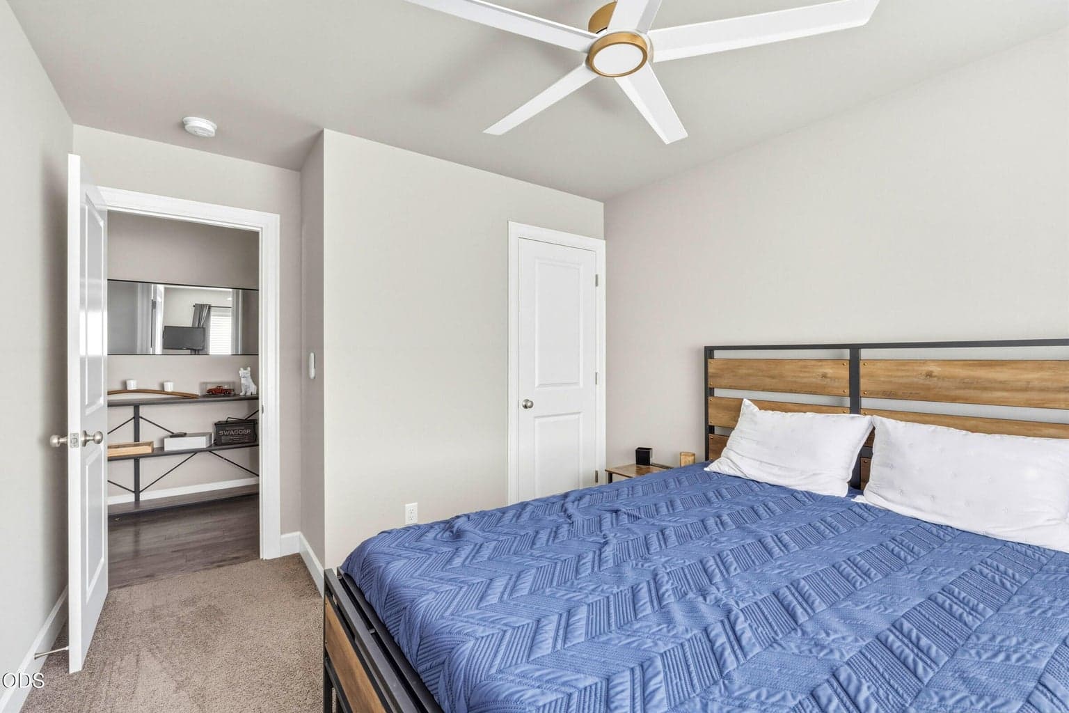 Photo of 432 NE Oak Avenue 21 of 34