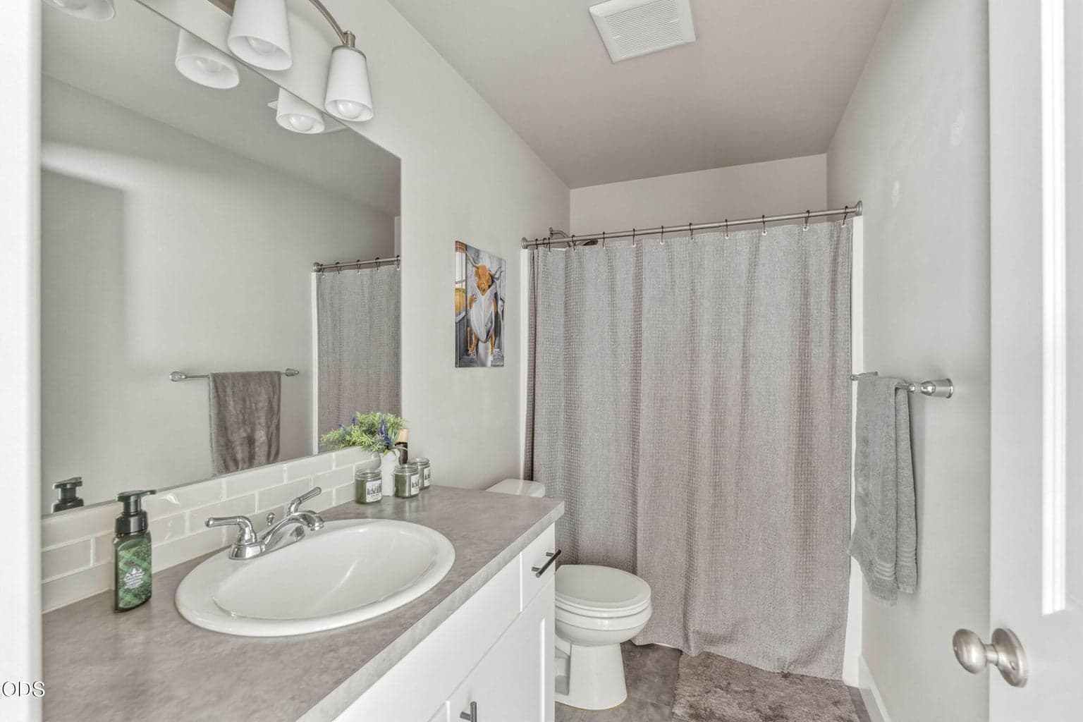 Photo of 432 NE Oak Avenue 23 of 34