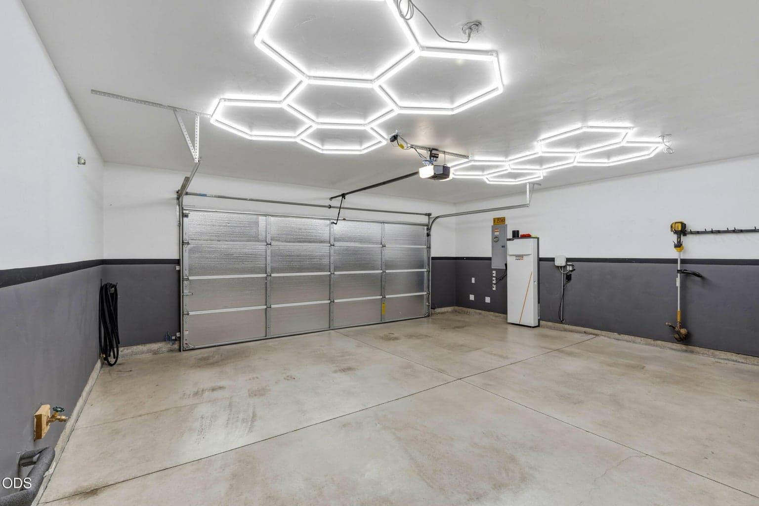 Photo of 432 NE Oak Avenue 27 of 34