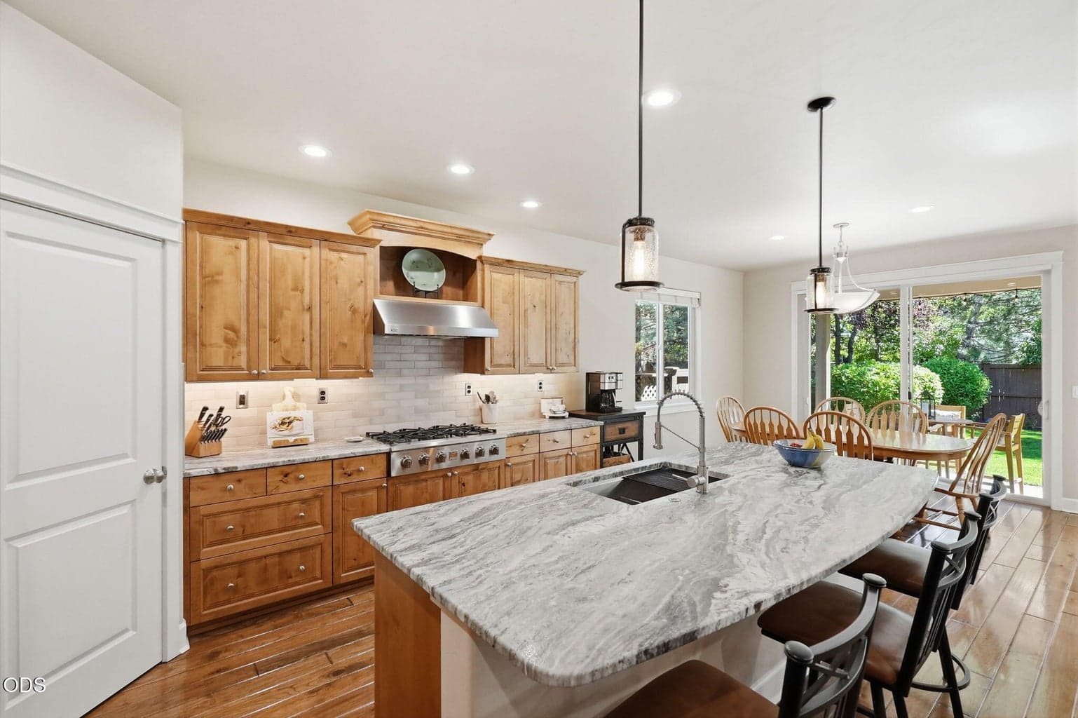 Photo of 61156 SE Sydney Harbor Drive 7 of 72