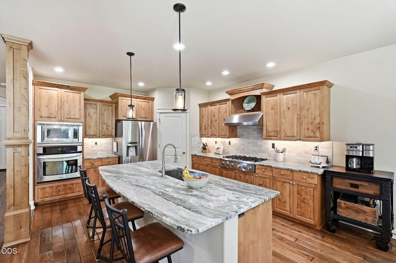 Photo of 61156 SE Sydney Harbor Drive 8 of 72
