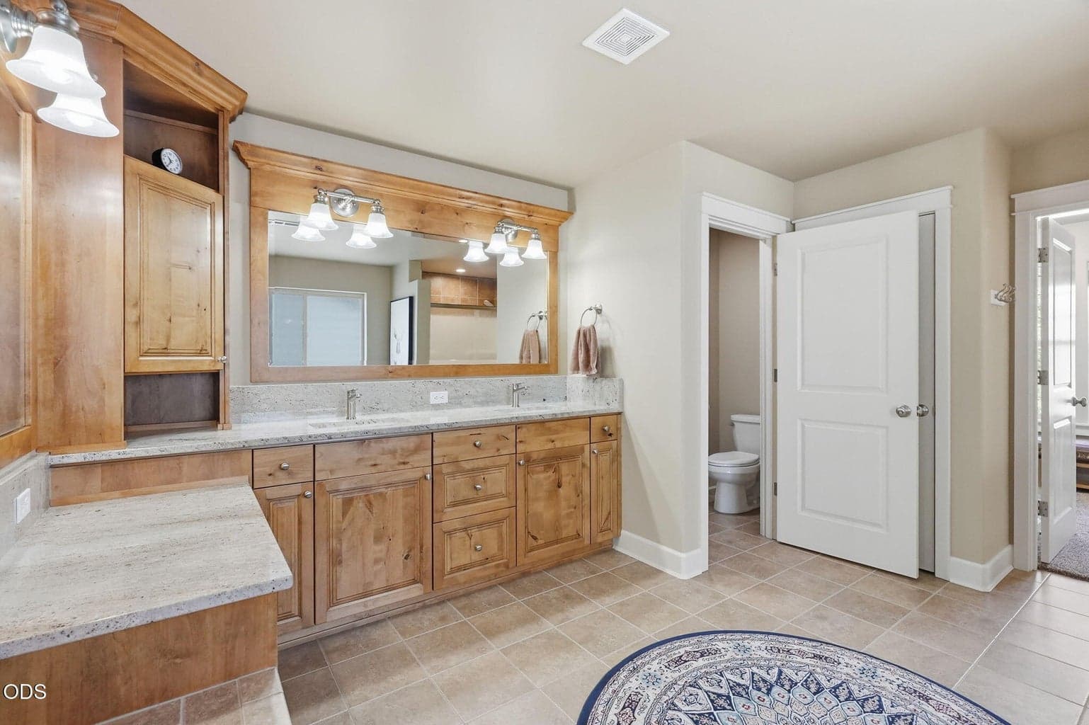 Photo of 61156 SE Sydney Harbor Drive 26 of 72