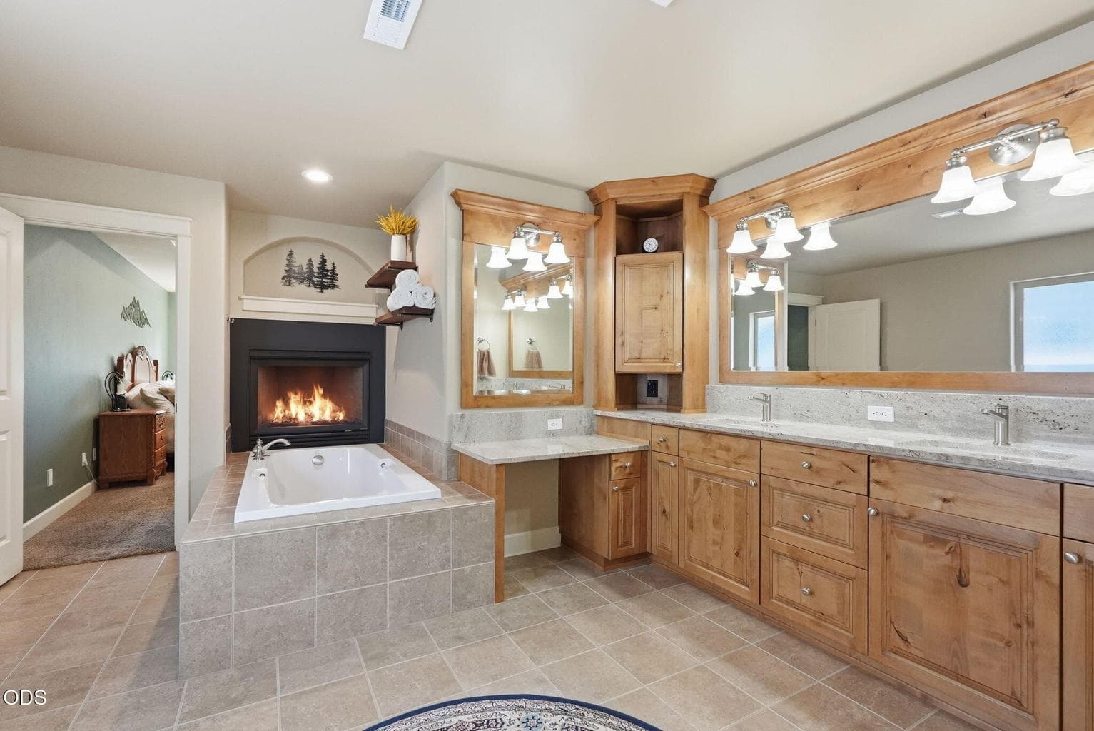 Photo of 61156 SE Sydney Harbor Drive 24 of 72