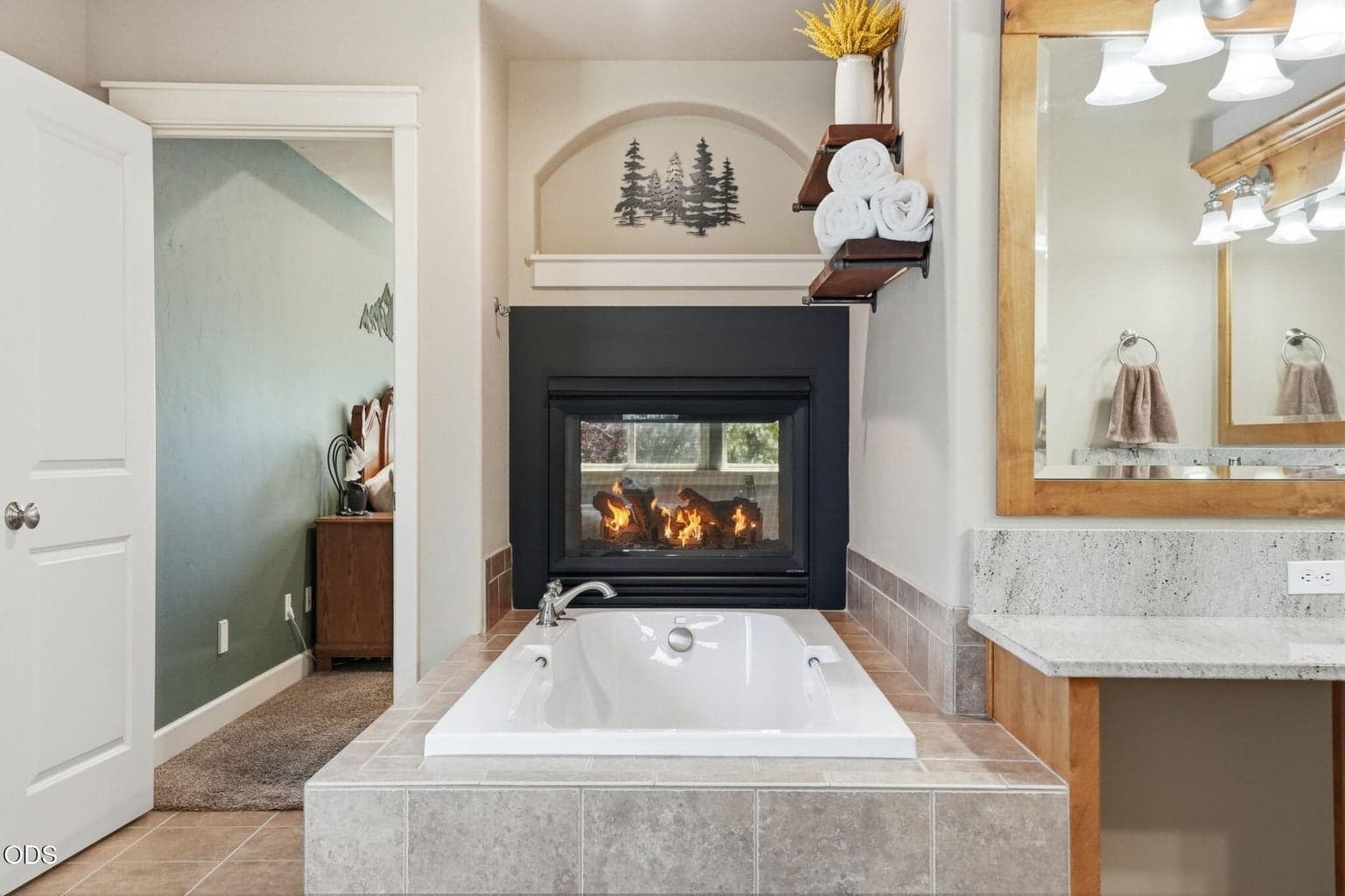Photo of 61156 SE Sydney Harbor Drive 25 of 72