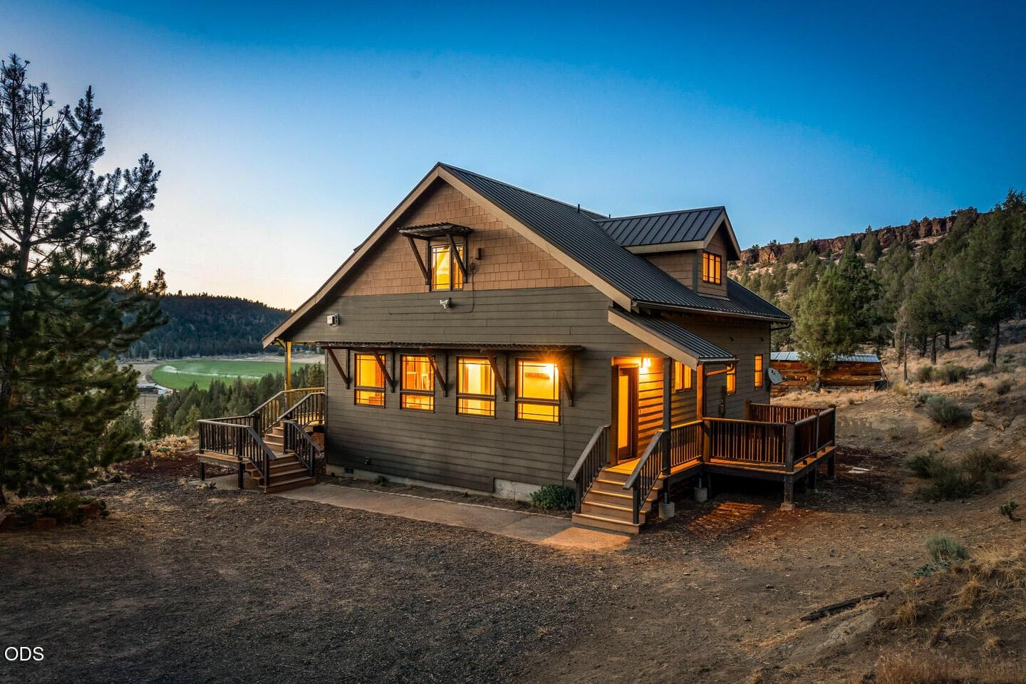 Photo of 70090 McKenzie Canyon Road 4 of 58