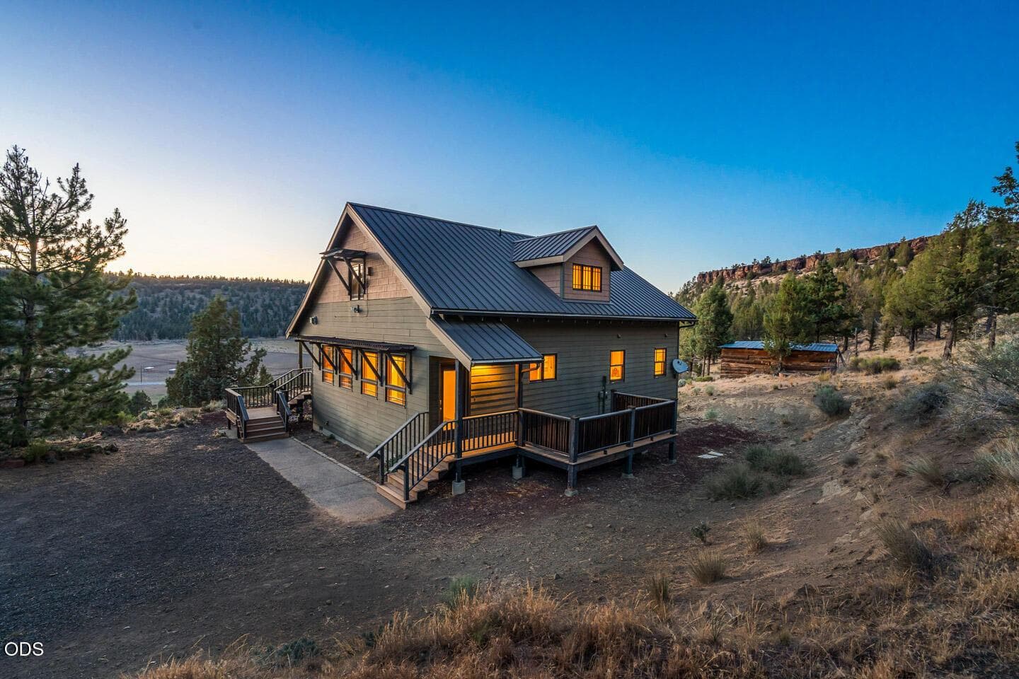 Photo of 70090 McKenzie Canyon Road 25 of 58