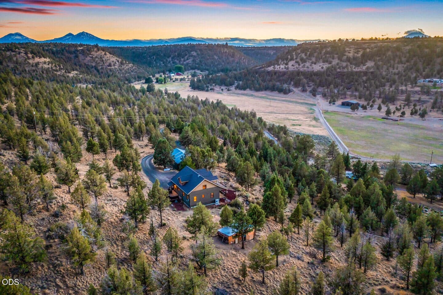Photo of 70090 McKenzie Canyon Road 3 of 58