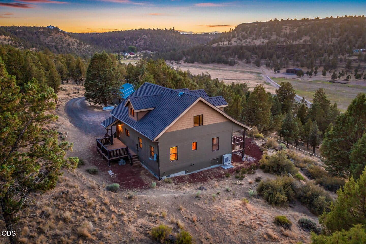 Photo of 70090 McKenzie Canyon Road 34 of 58