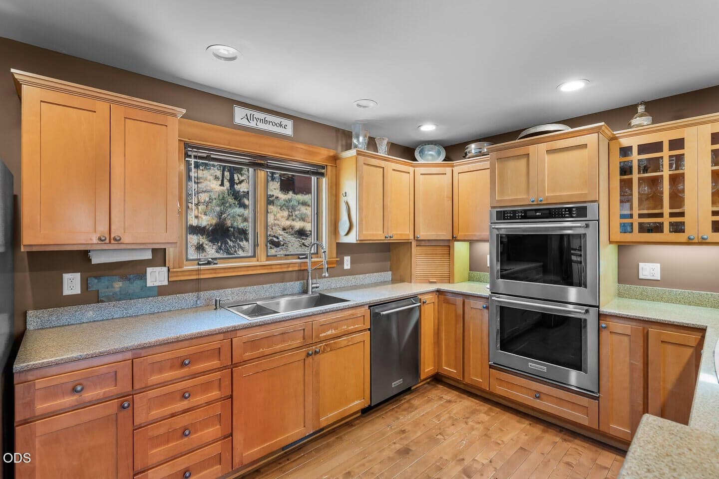 Photo of 70090 McKenzie Canyon Road 8 of 58