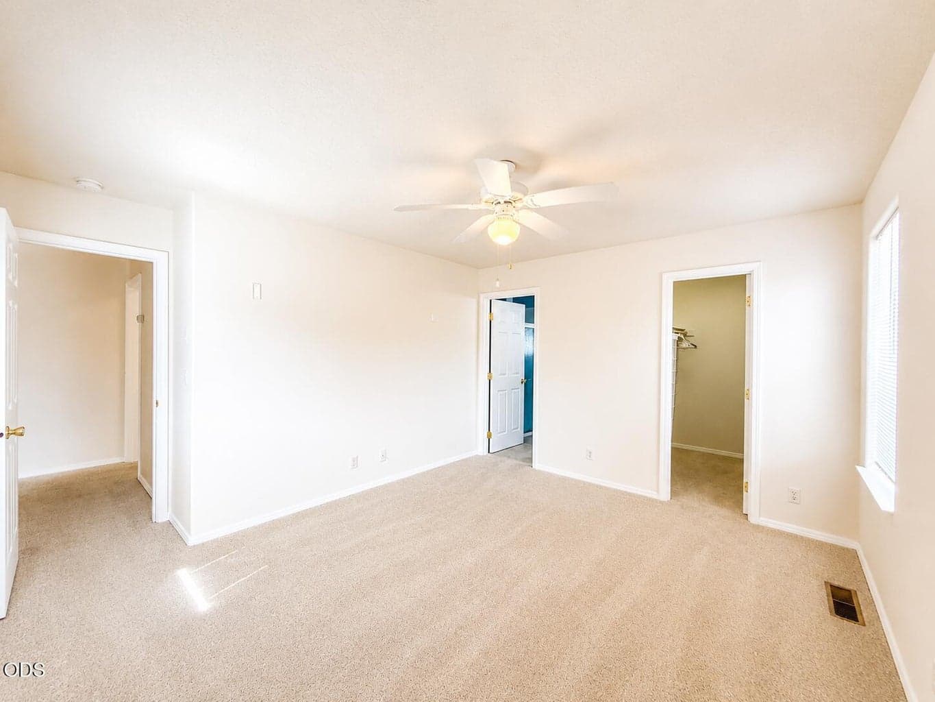 Photo of 758 NE Sandstone Court 9 of 16