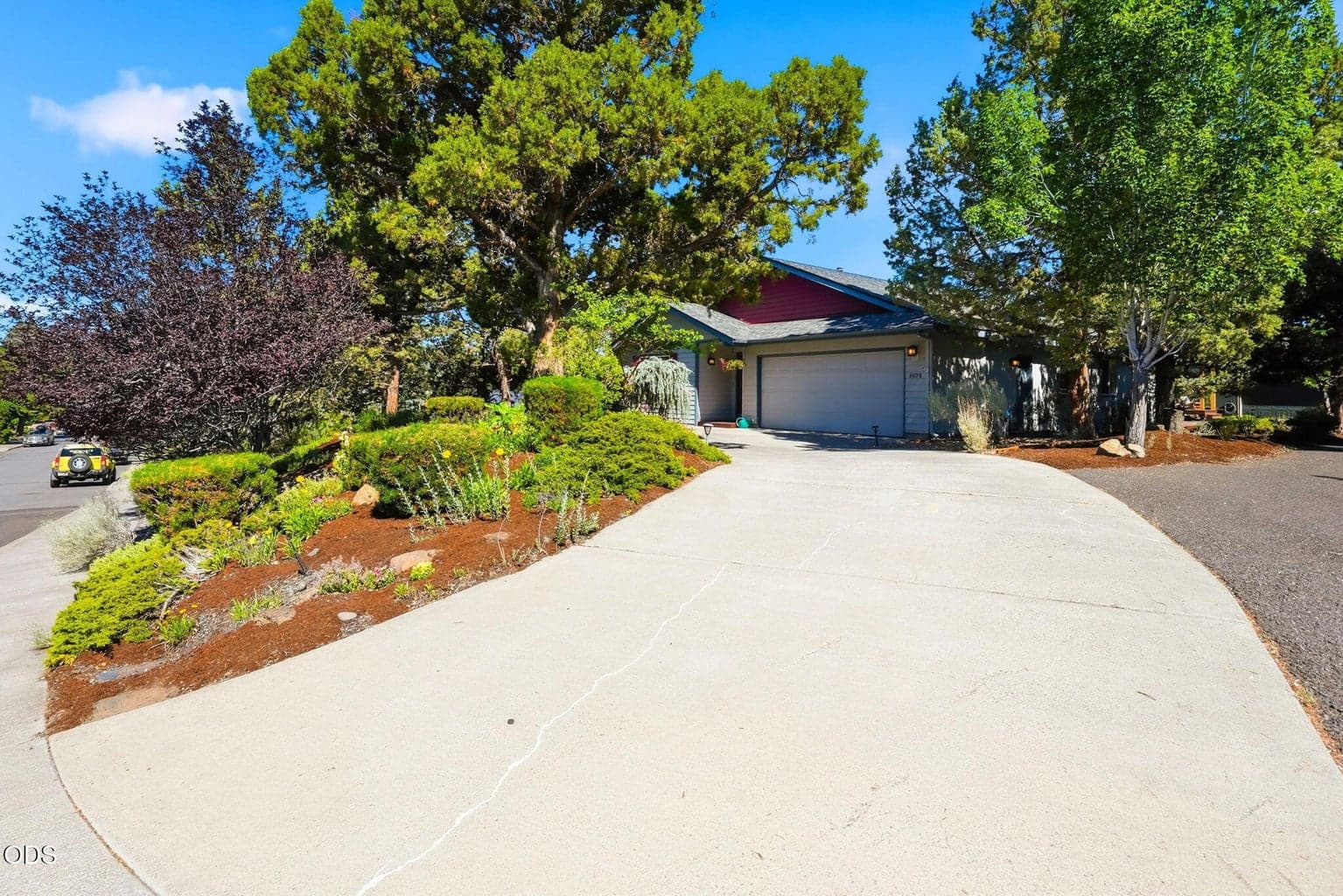 Photo of 2058 Hollow Tree Lane 5 of 41