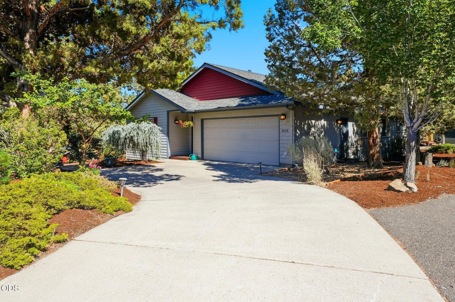 Photo of 2058 NE Hollow Tree Lane 6 of 41
