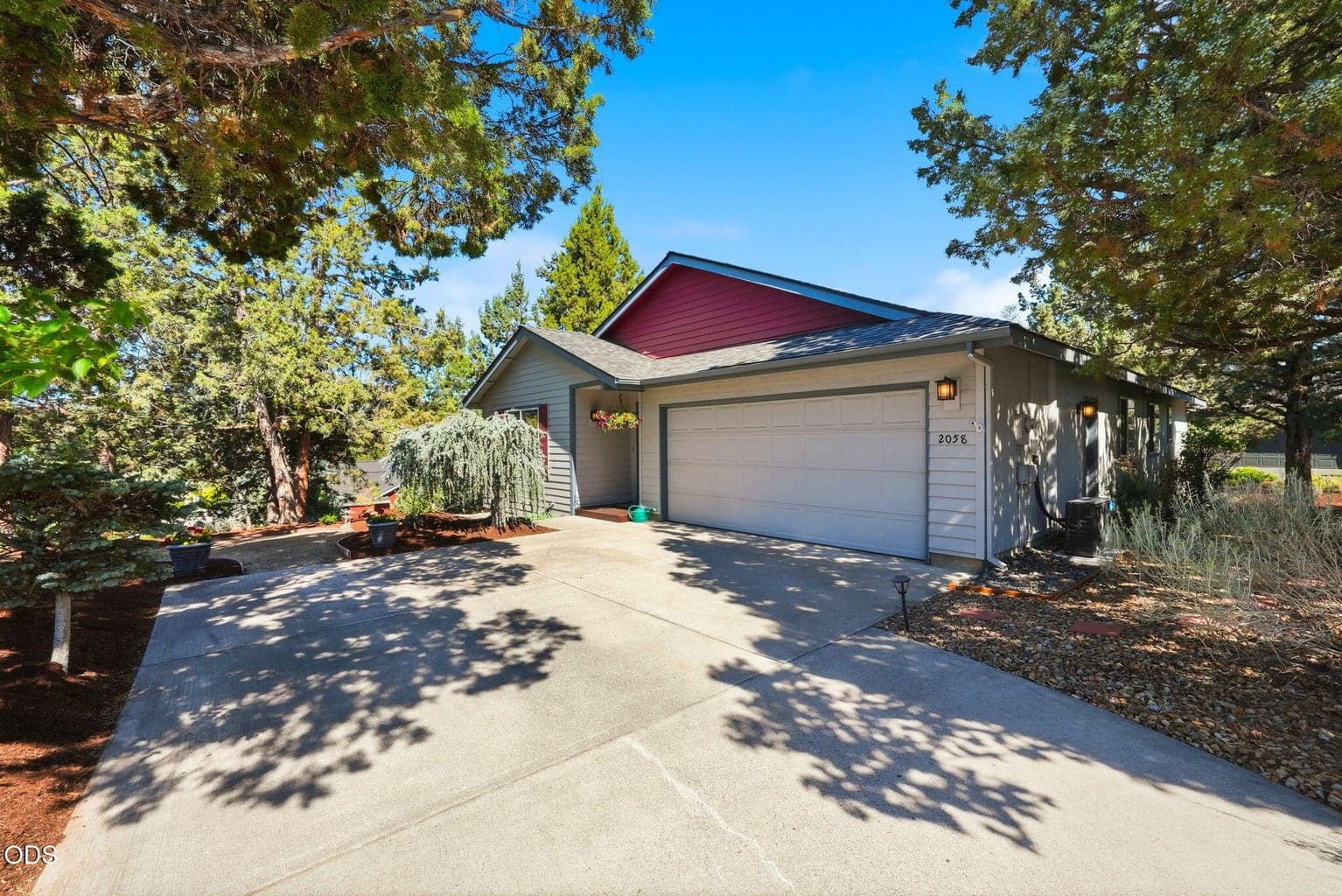 Photo of 2058 Hollow Tree Lane 1 of 41