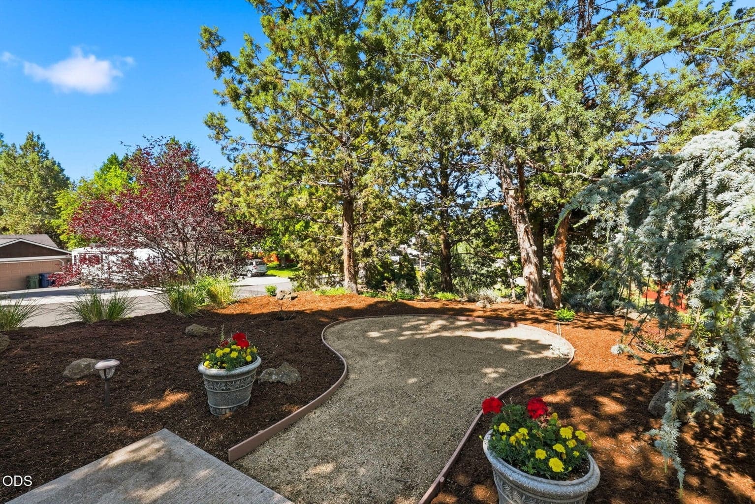 Photo of 2058 NE Hollow Tree Lane 9 of 41