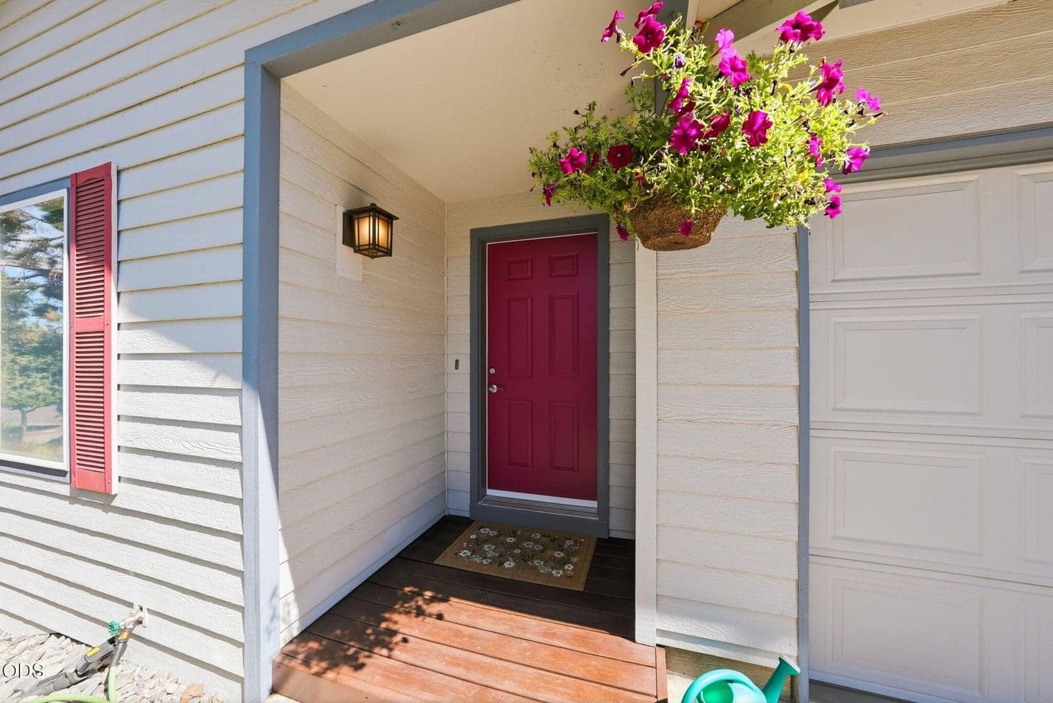 Photo of 2058 NE Hollow Tree Lane 10 of 41