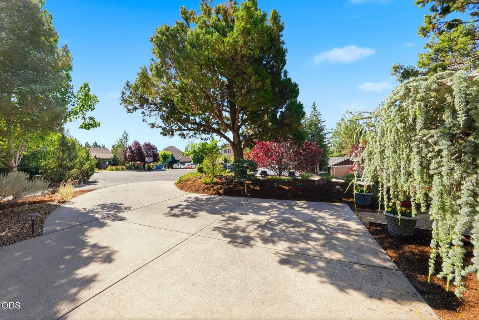 Photo of 2058 NE Hollow Tree Lane 8 of 41