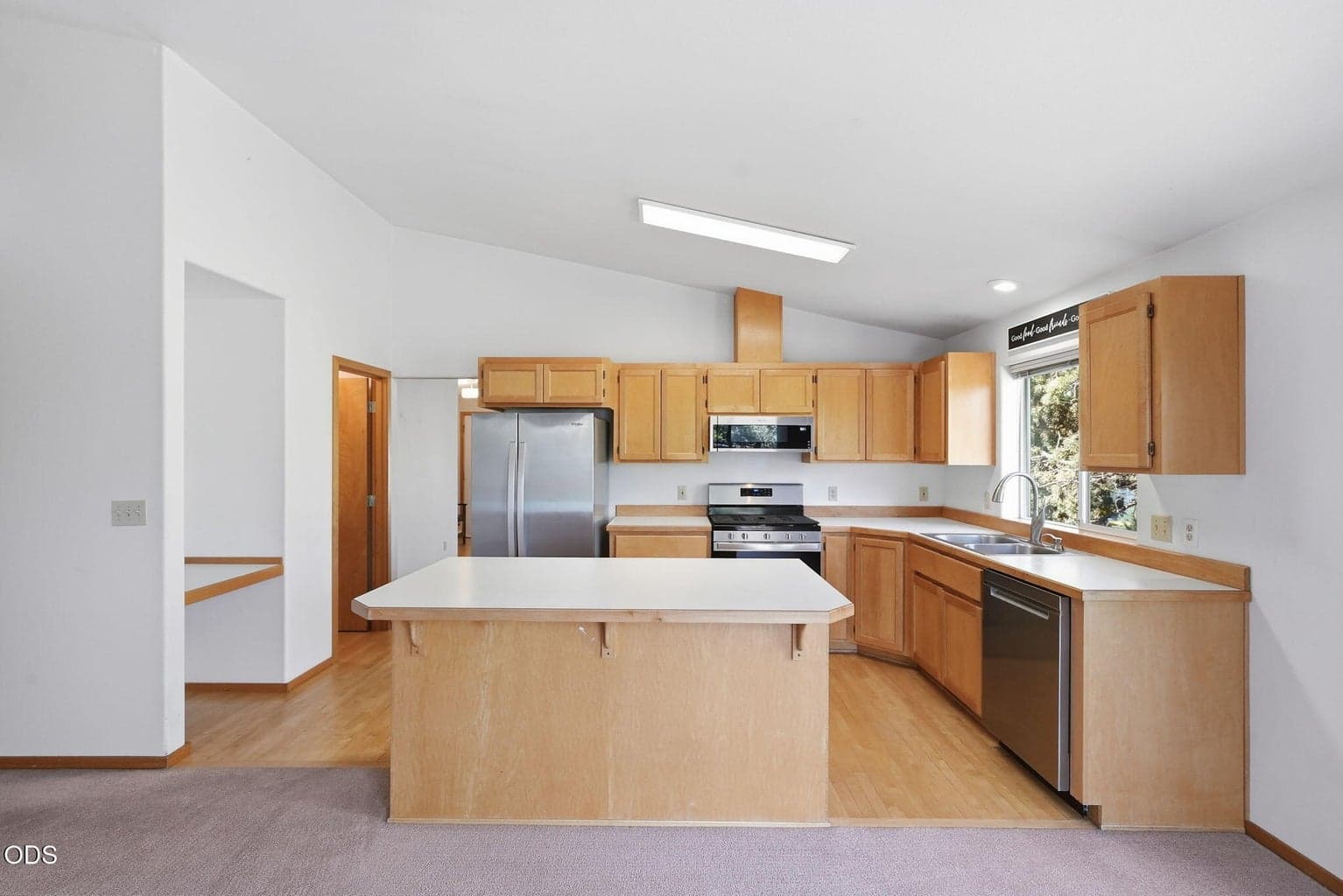 Photo of 2058 NE Hollow Tree Lane 15 of 41