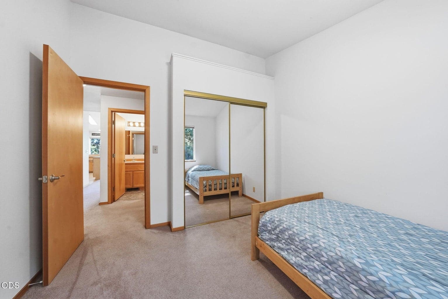 Photo of 2058 NE Hollow Tree Lane 29 of 41