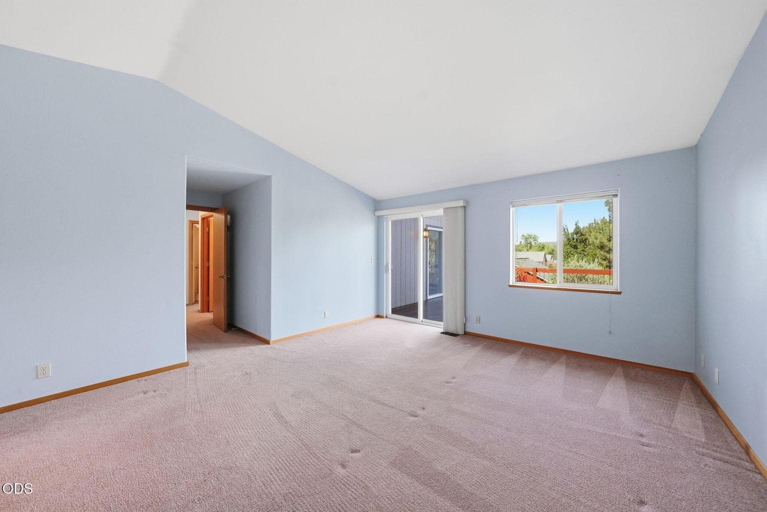 Photo of 2058 NE Hollow Tree Lane 30 of 41