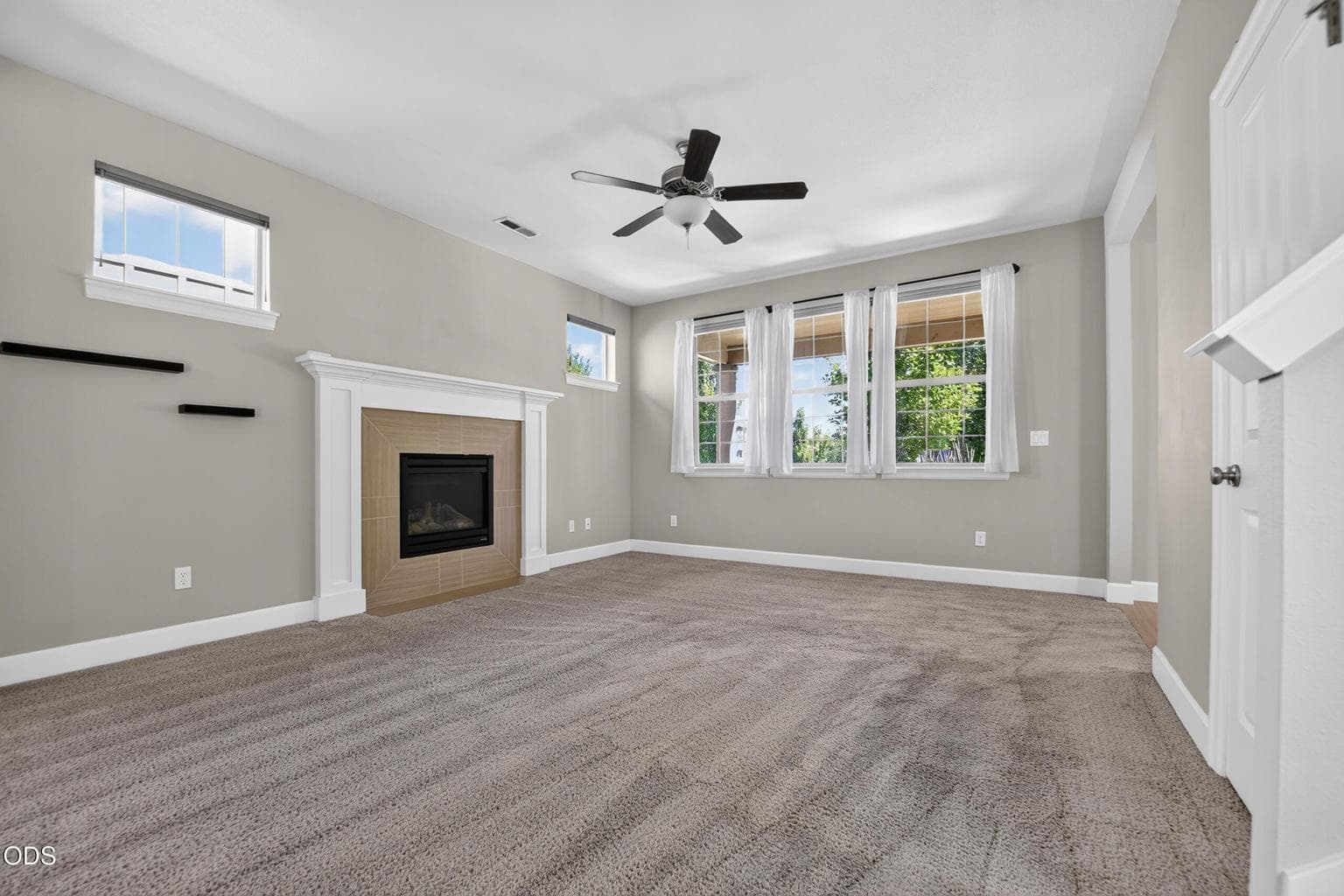Photo of 20540 Gloucester Lane 5 of 42