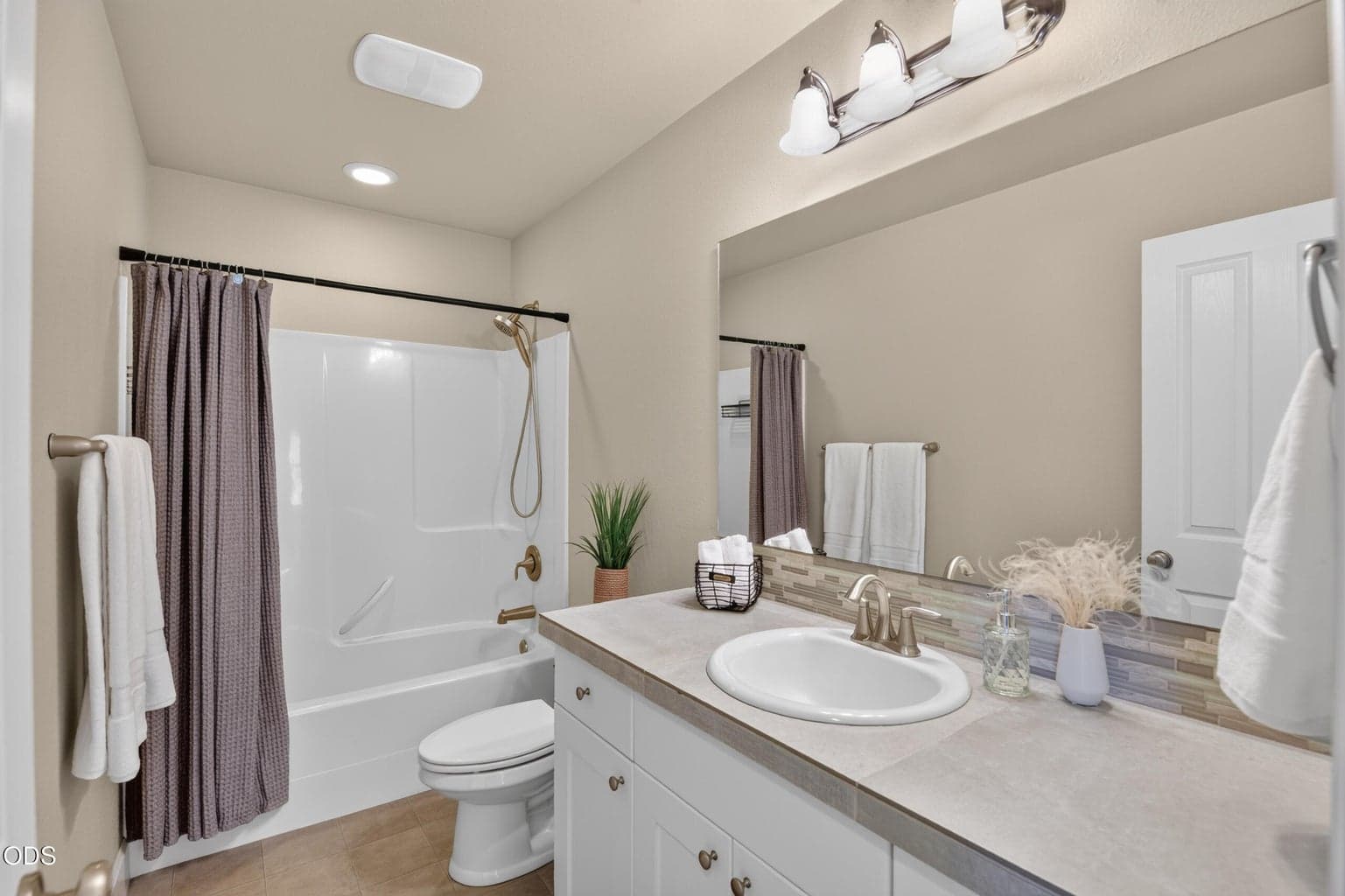 Photo of 20540 Gloucester Lane 26 of 42