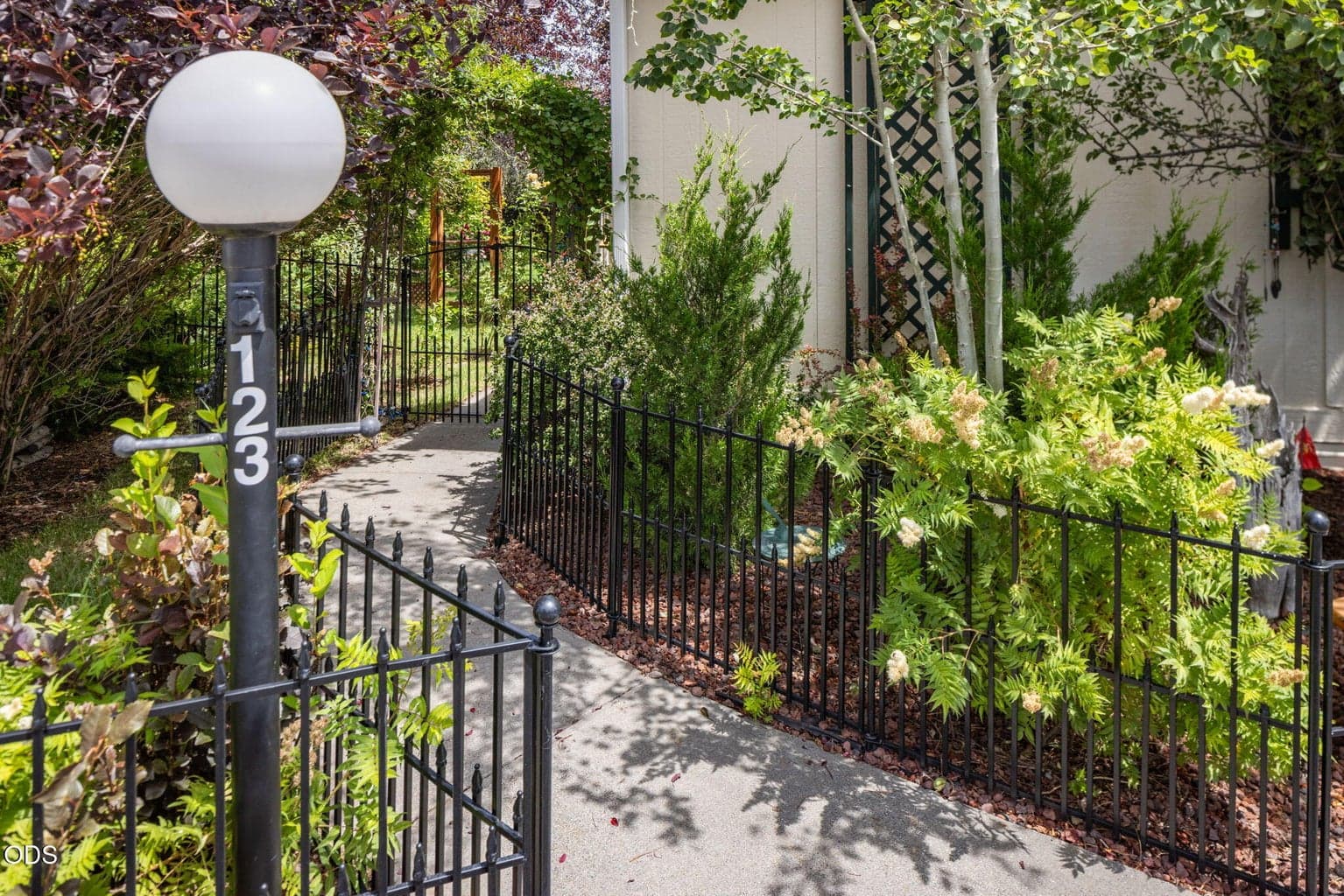 Photo of 1001 SE 15th Street 44 of 52