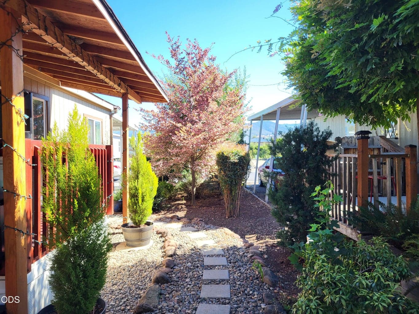 Photo of 3555 Pacific Highway 1 of 19