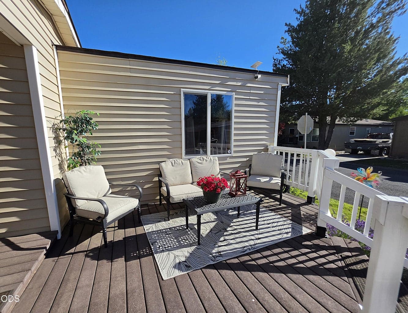 Roomy front deck for entertaining