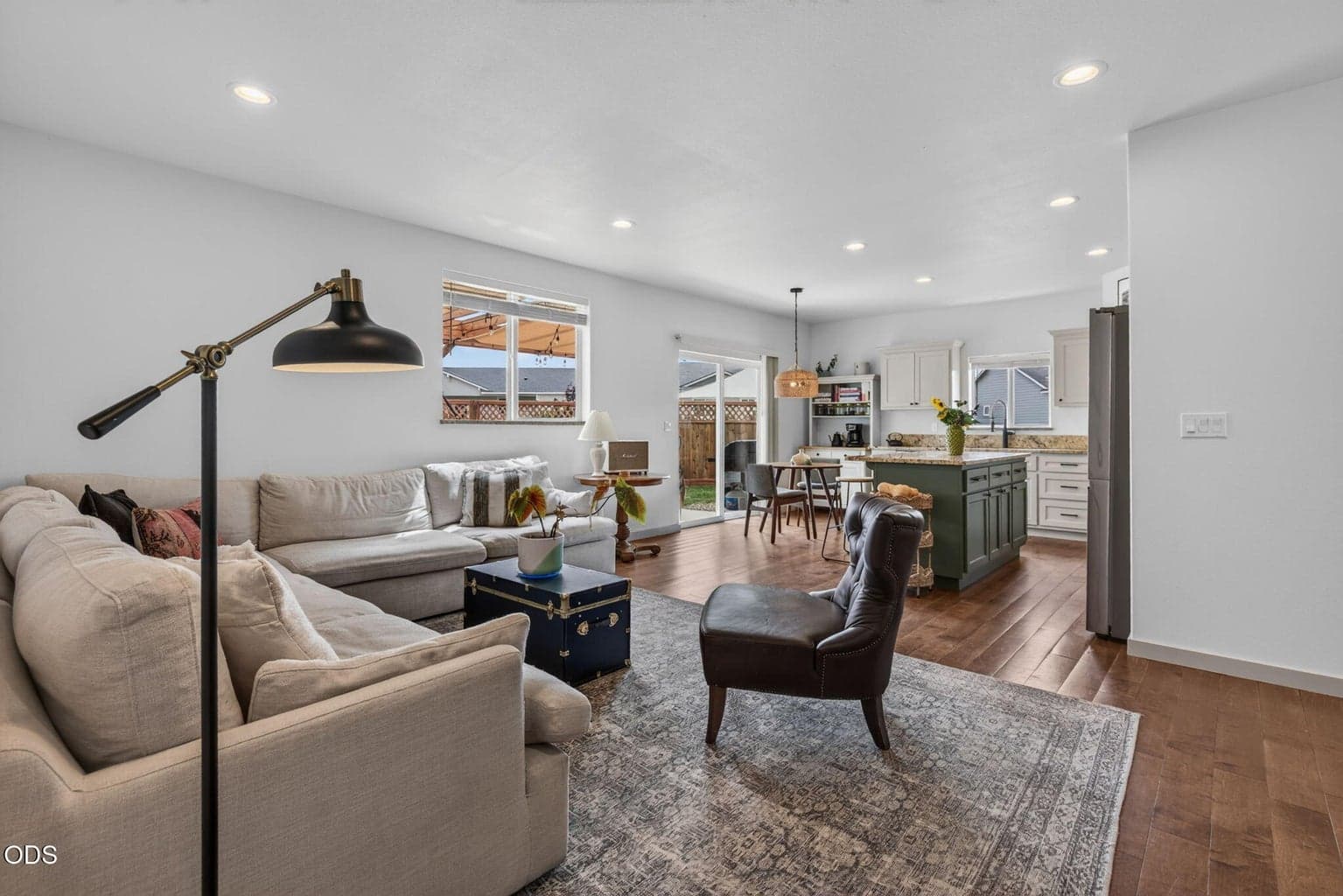 Photo of 660 A Street 5 of 28