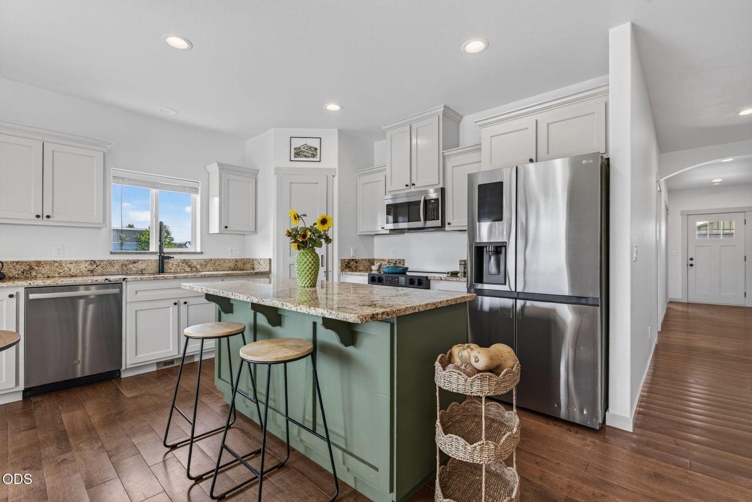 Photo of 660 A Street 6 of 28