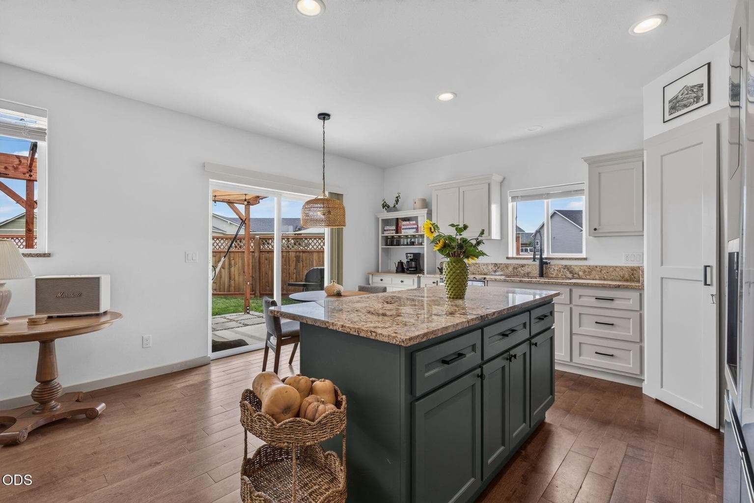 Photo of 660 A Street 7 of 28