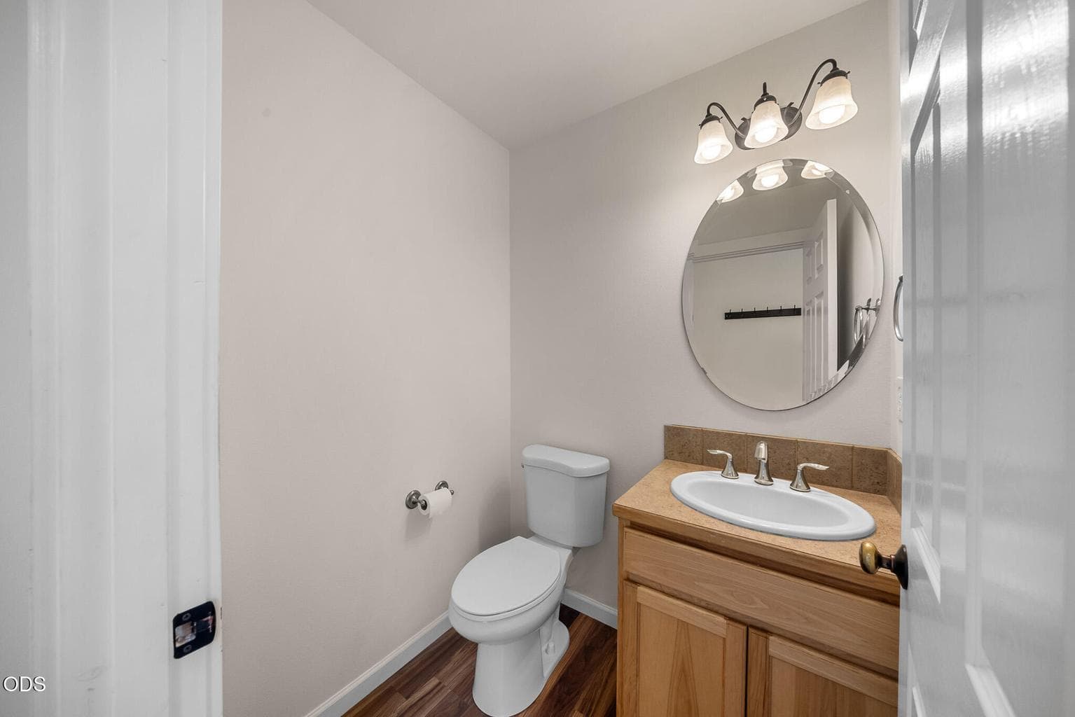 Photo of 654 NE Providence Drive 15 of 40