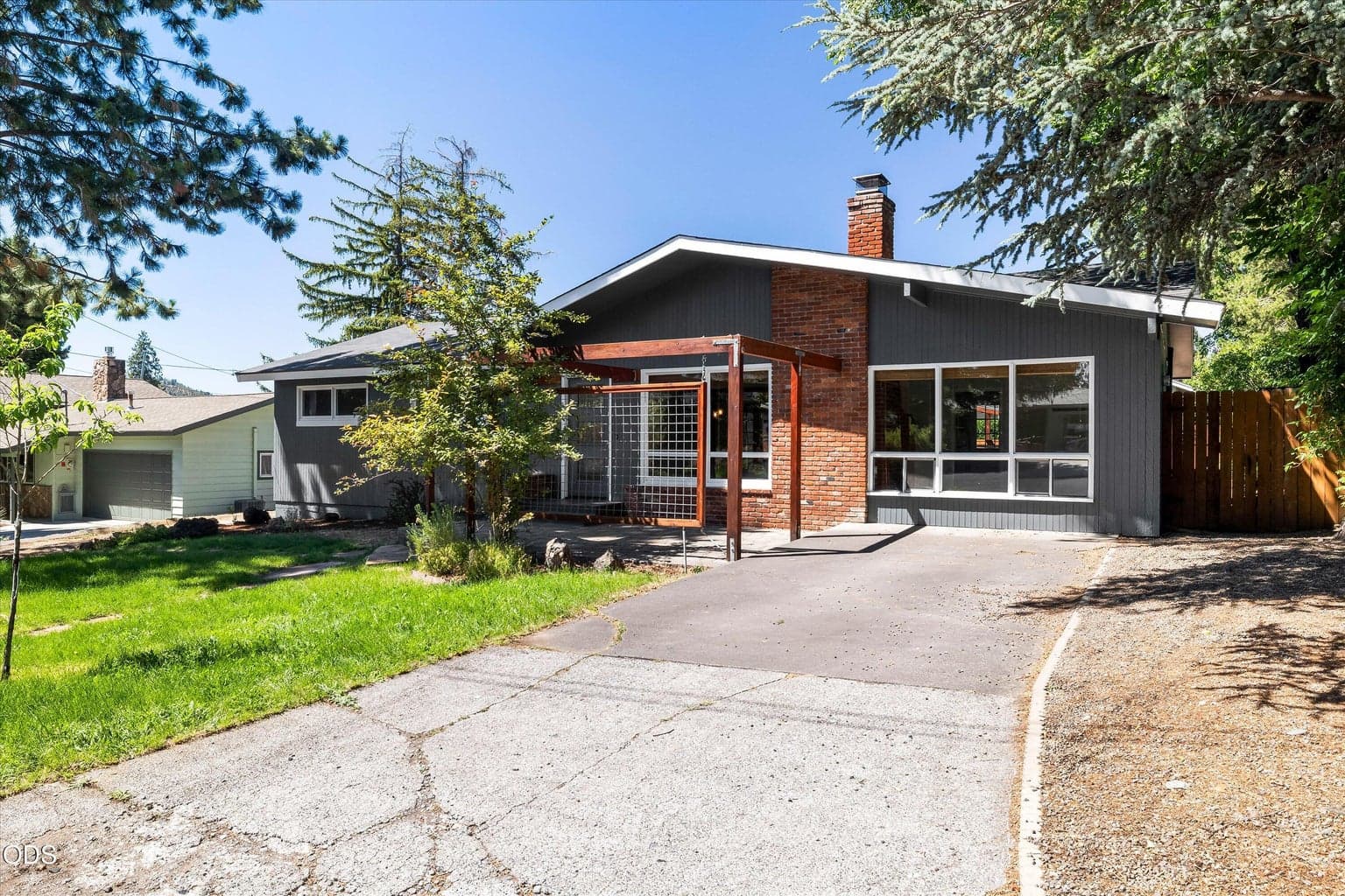Photo of 660 Innes Lane 3 of 41