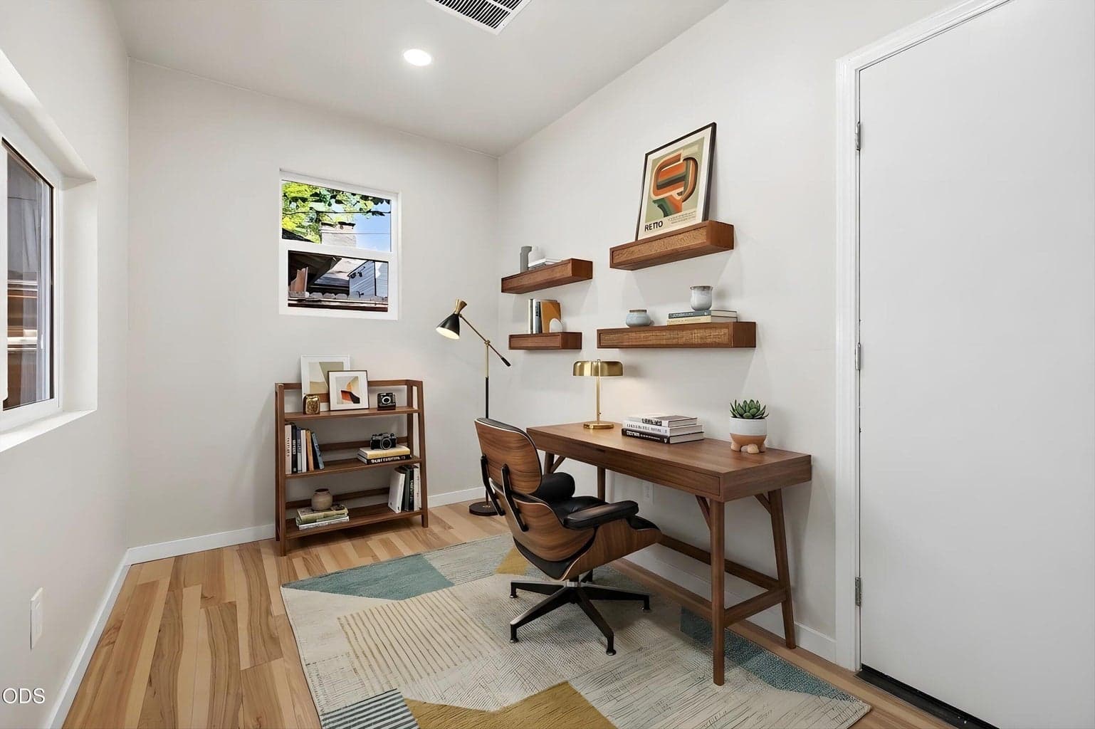 Office Virtually staged