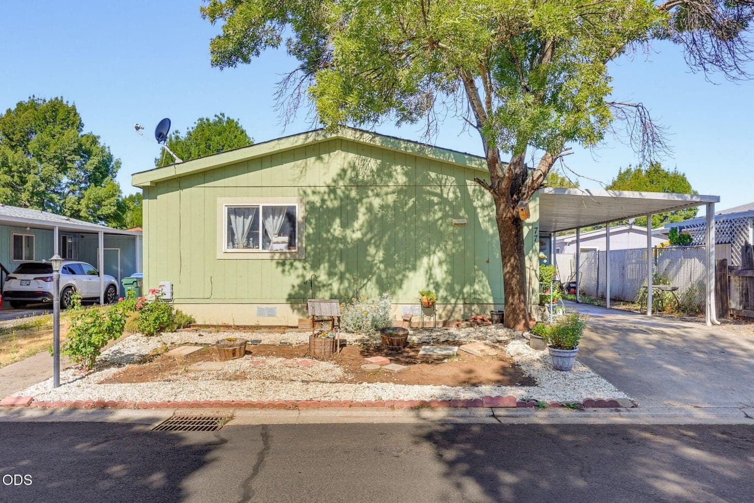 Photo of 633 Archwood Drive 3 of 26