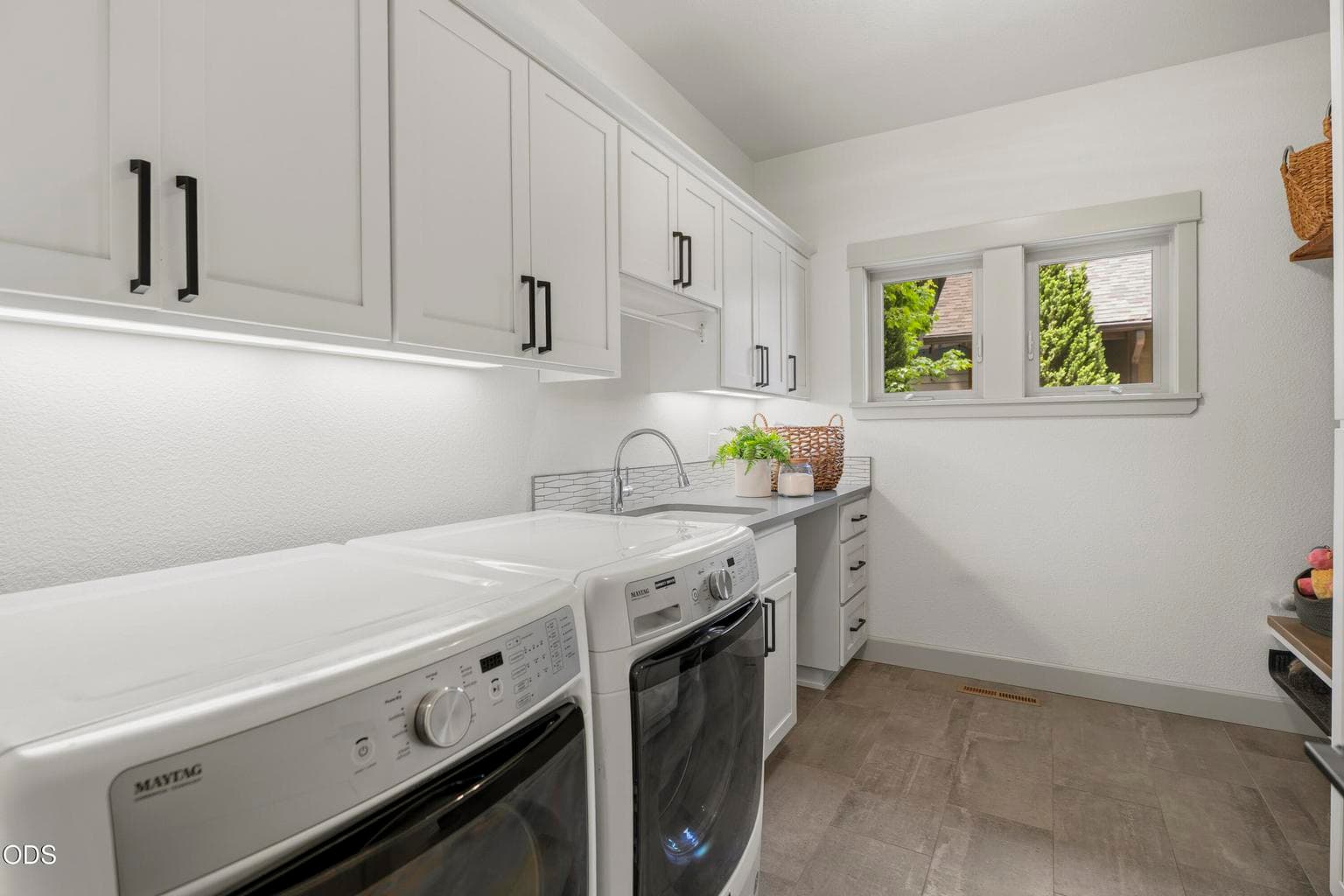 Photo of 1471 NW John Fremont Street 26 of 50