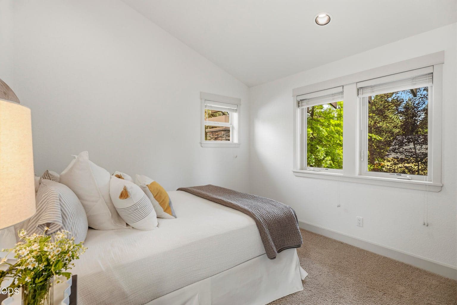 Photo of 1471 NW John Fremont Street 33 of 50