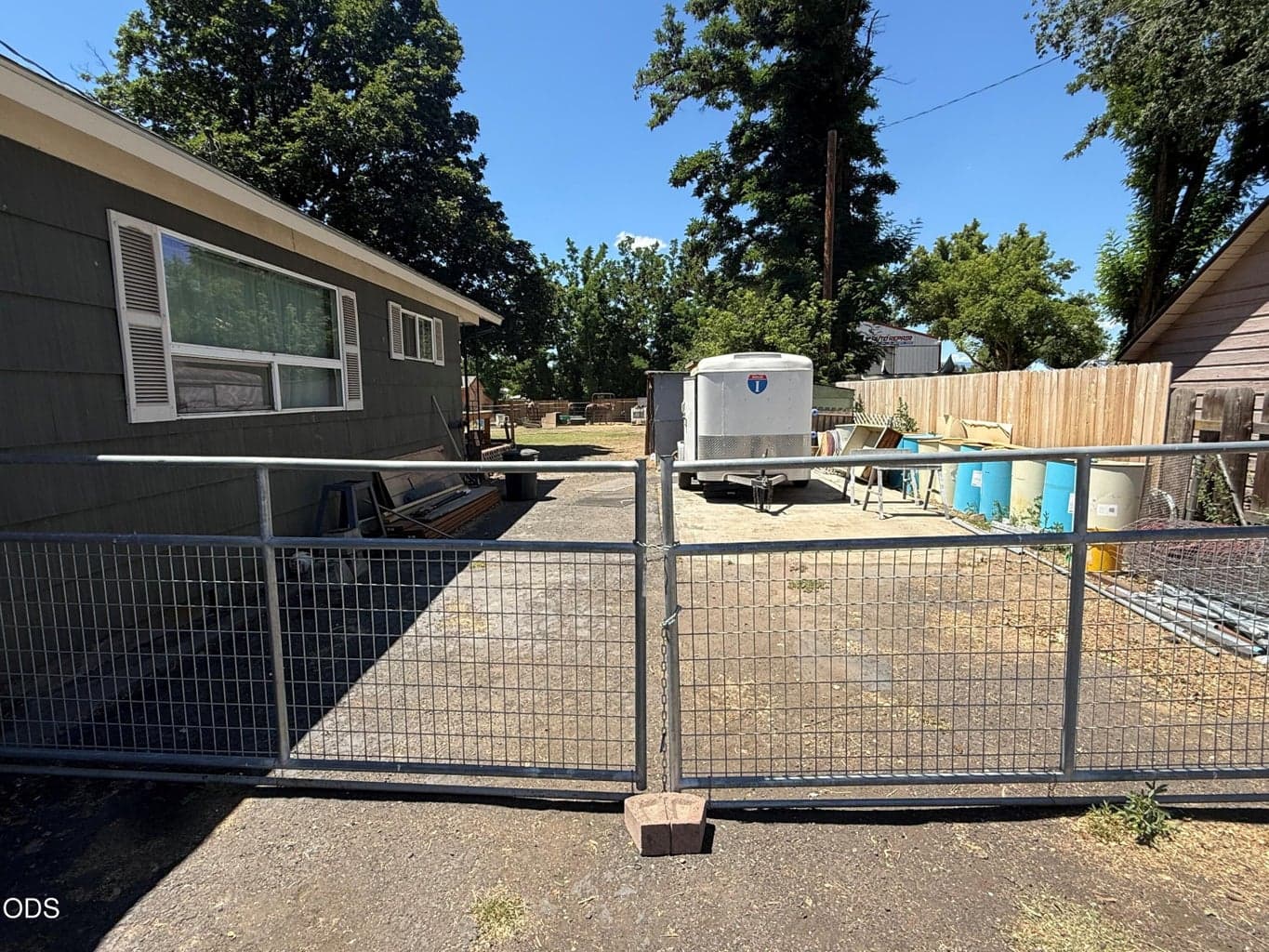 Photo of 3206 Summers Lane 2 of 39