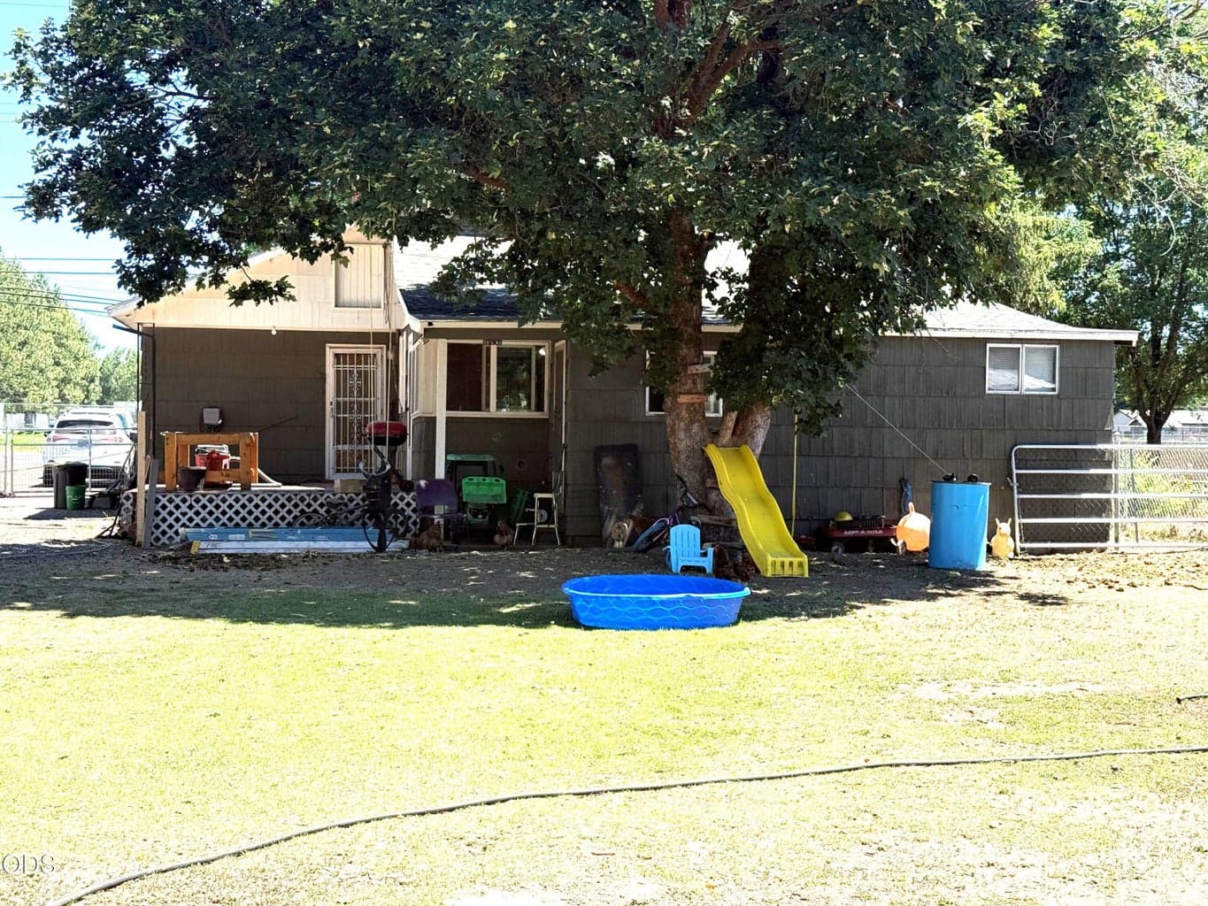 Photo of 3206 Summers Lane 3 of 39
