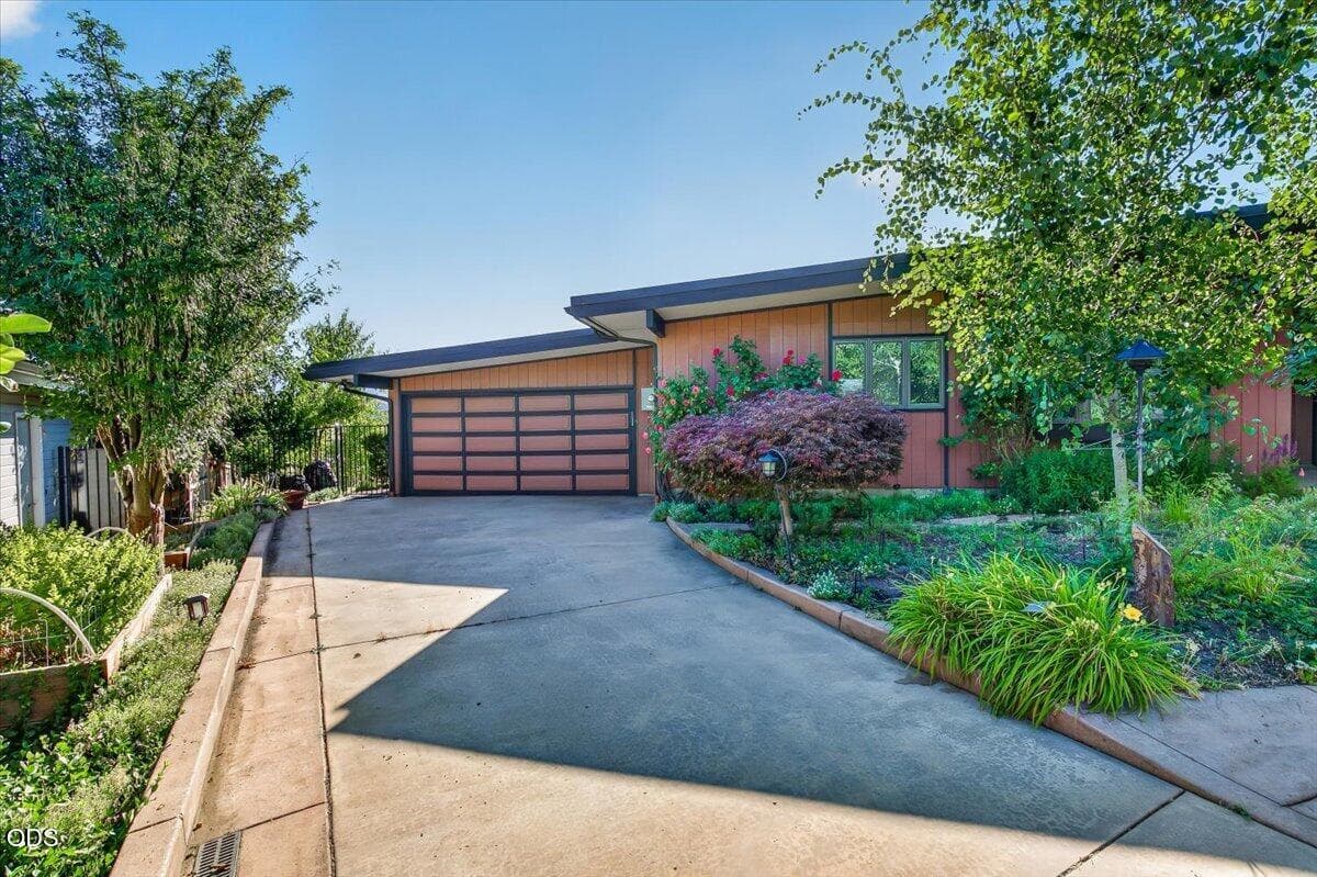Photo of 738 Fairway Court 3 of 45