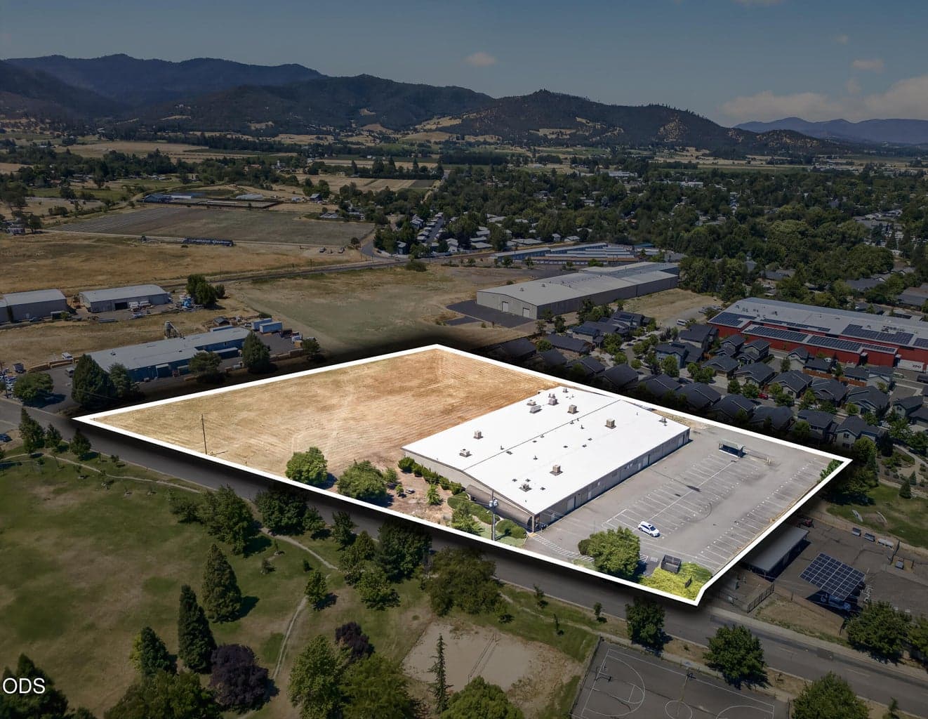Photo of 351 Rogue River Parkway 3 of 60