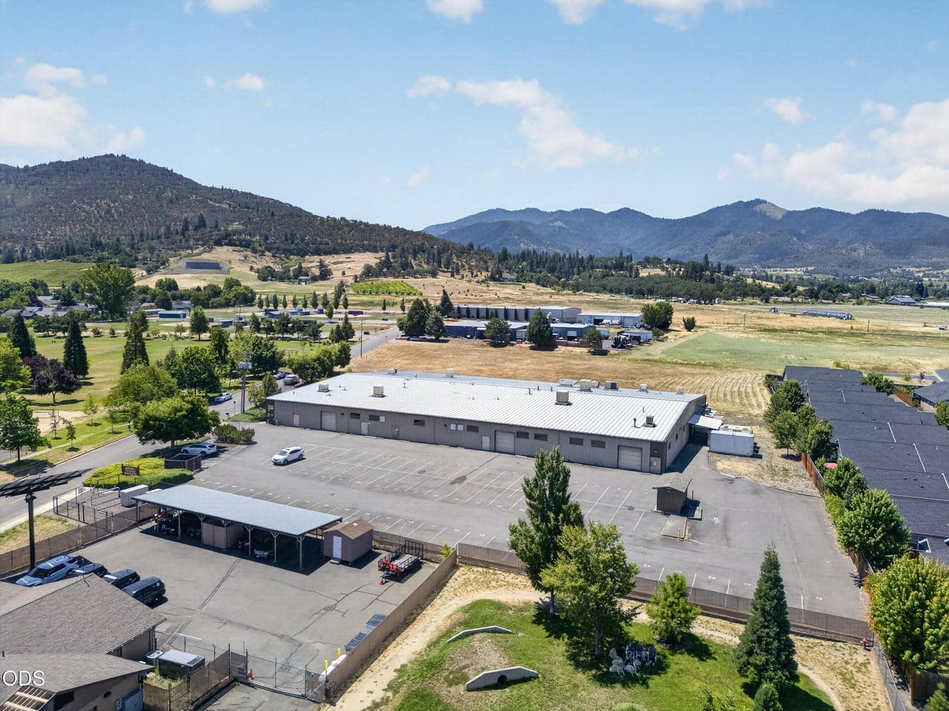 Photo of 351 Rogue River Parkway 2 of 60