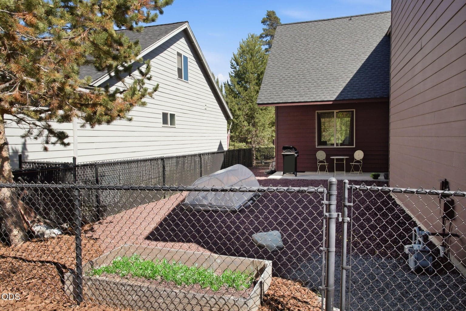 Photo of 51860 Hollinshead Place 24 of 29