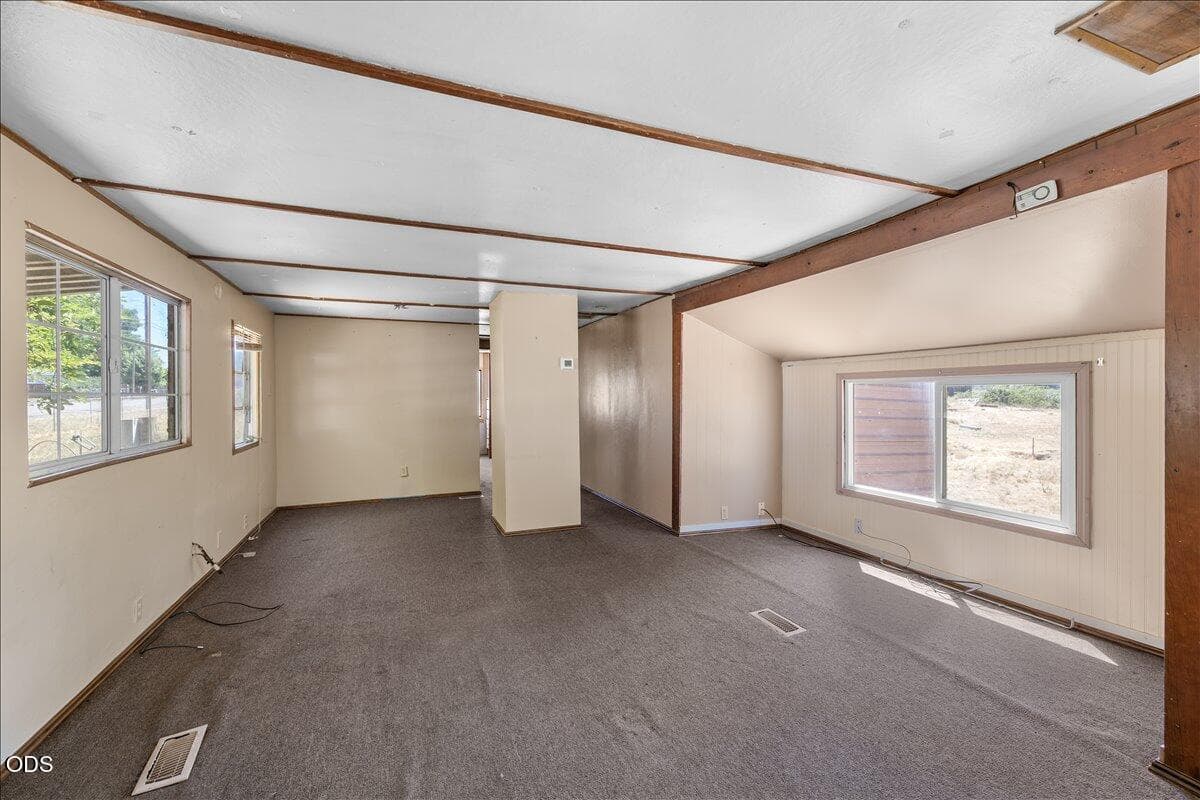 Photo of 2288 Gramercy Drive 3 of 16
