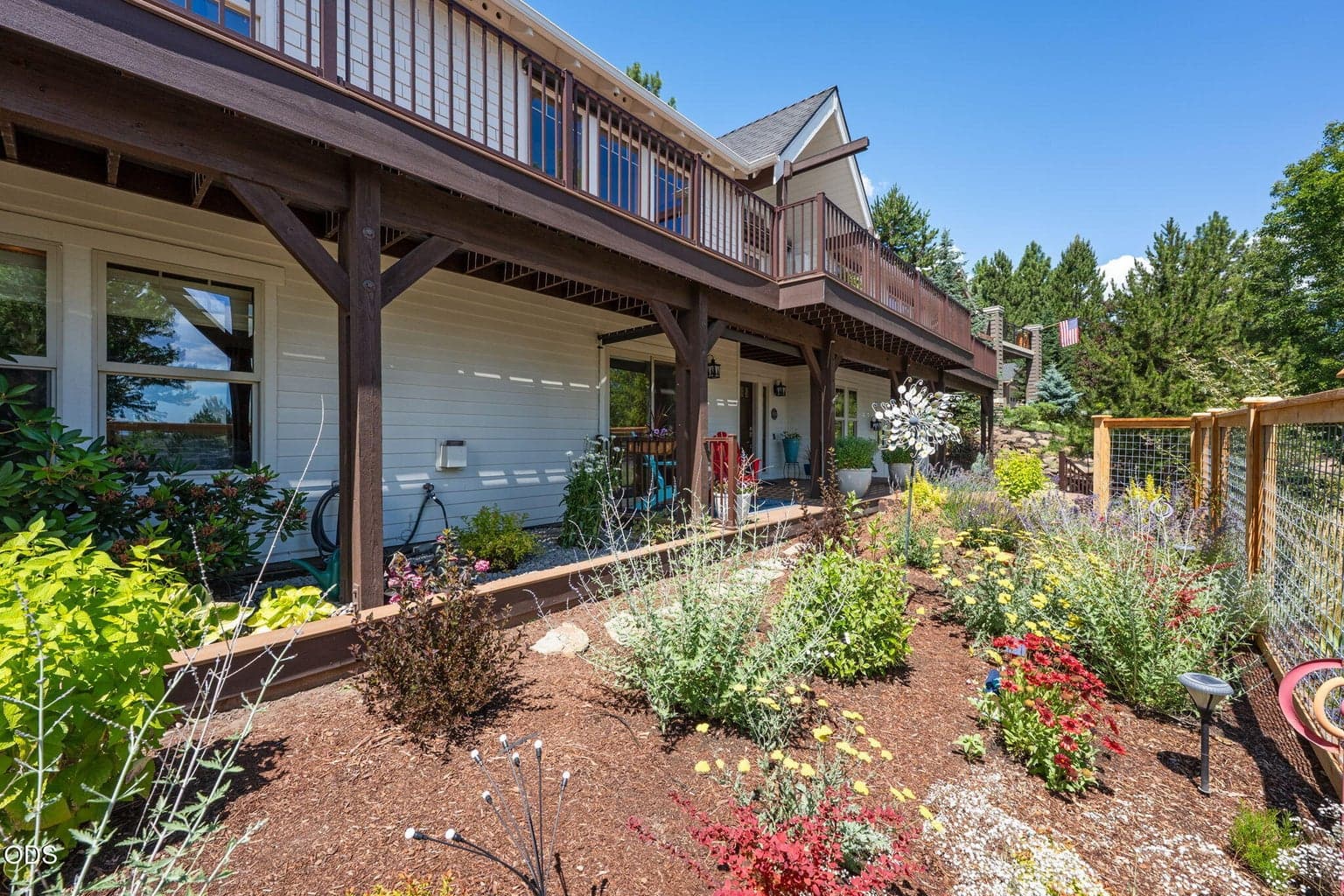 Photo of 577 NW Greyhawk Avenue 9 of 62