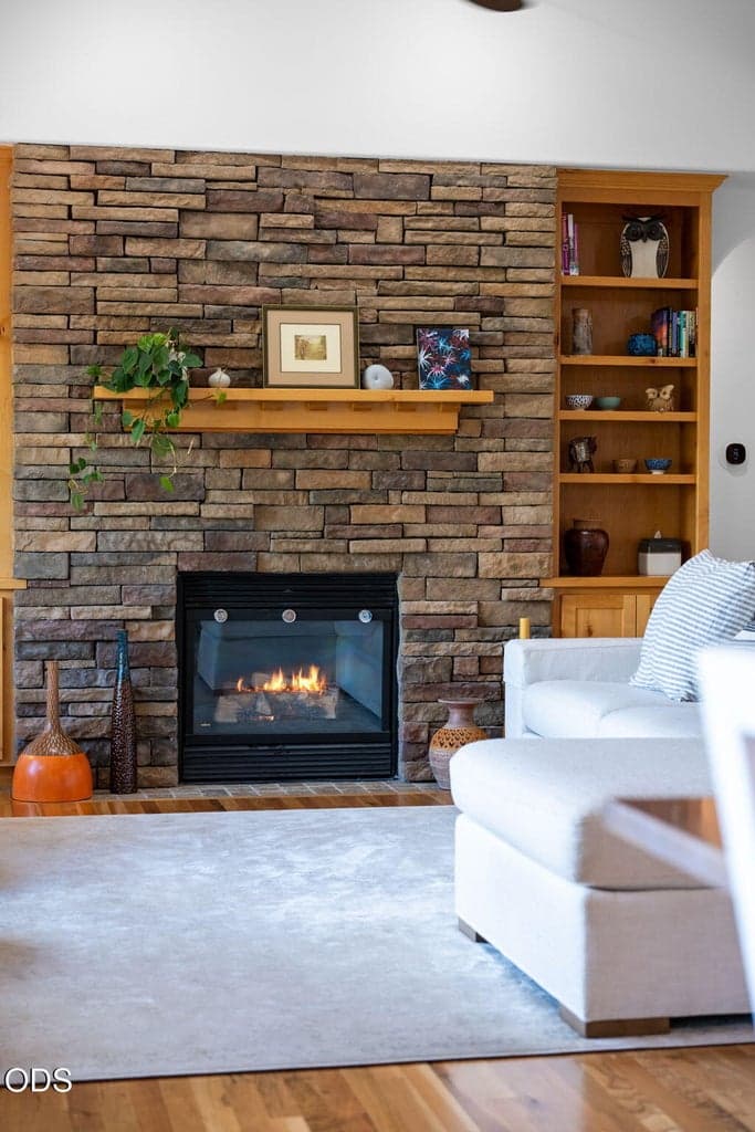 Photo of 577 NW Greyhawk Avenue 22 of 62